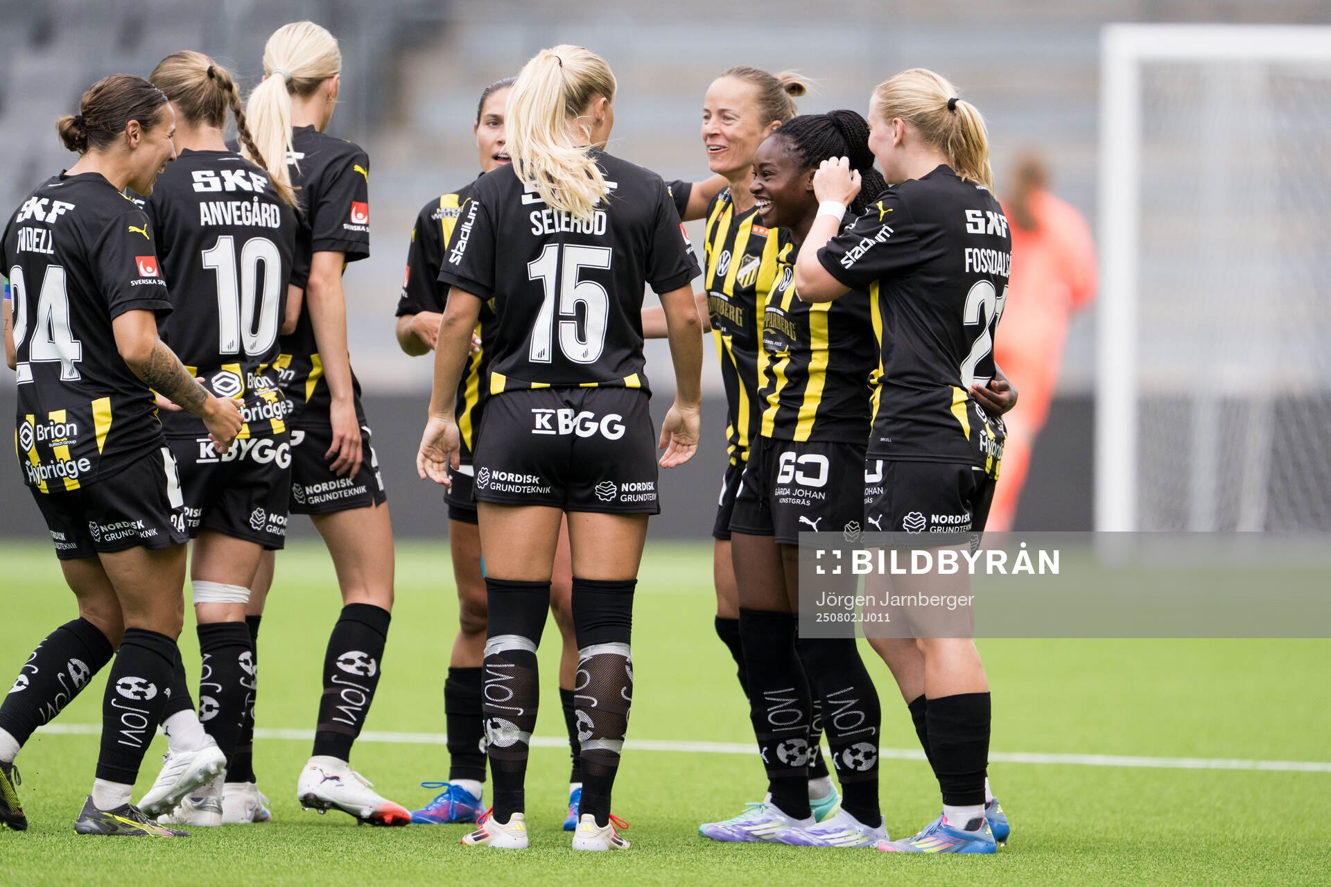 Häckens Monica Jusu Bah jublar