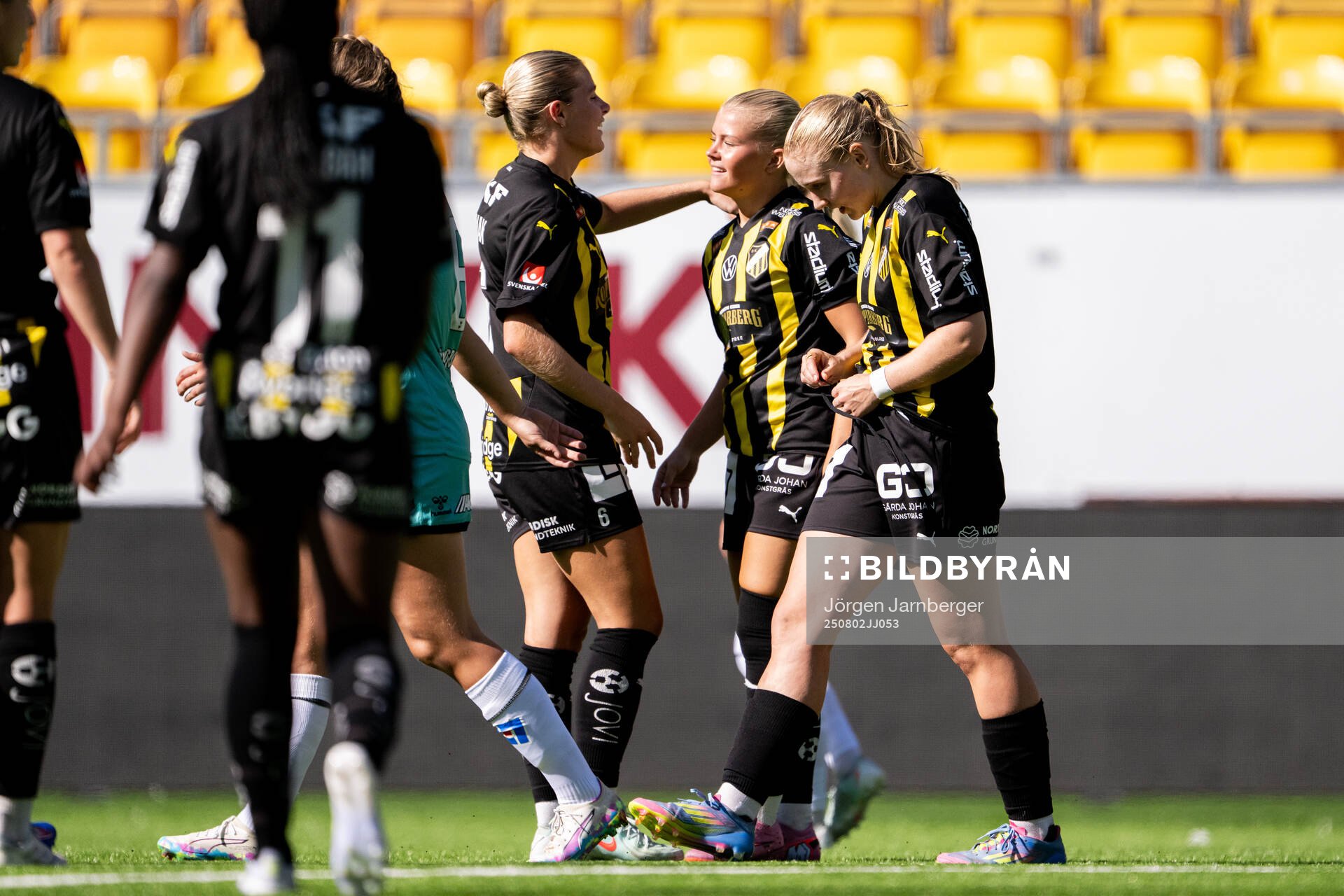 Häckens Emma Östlund jublar