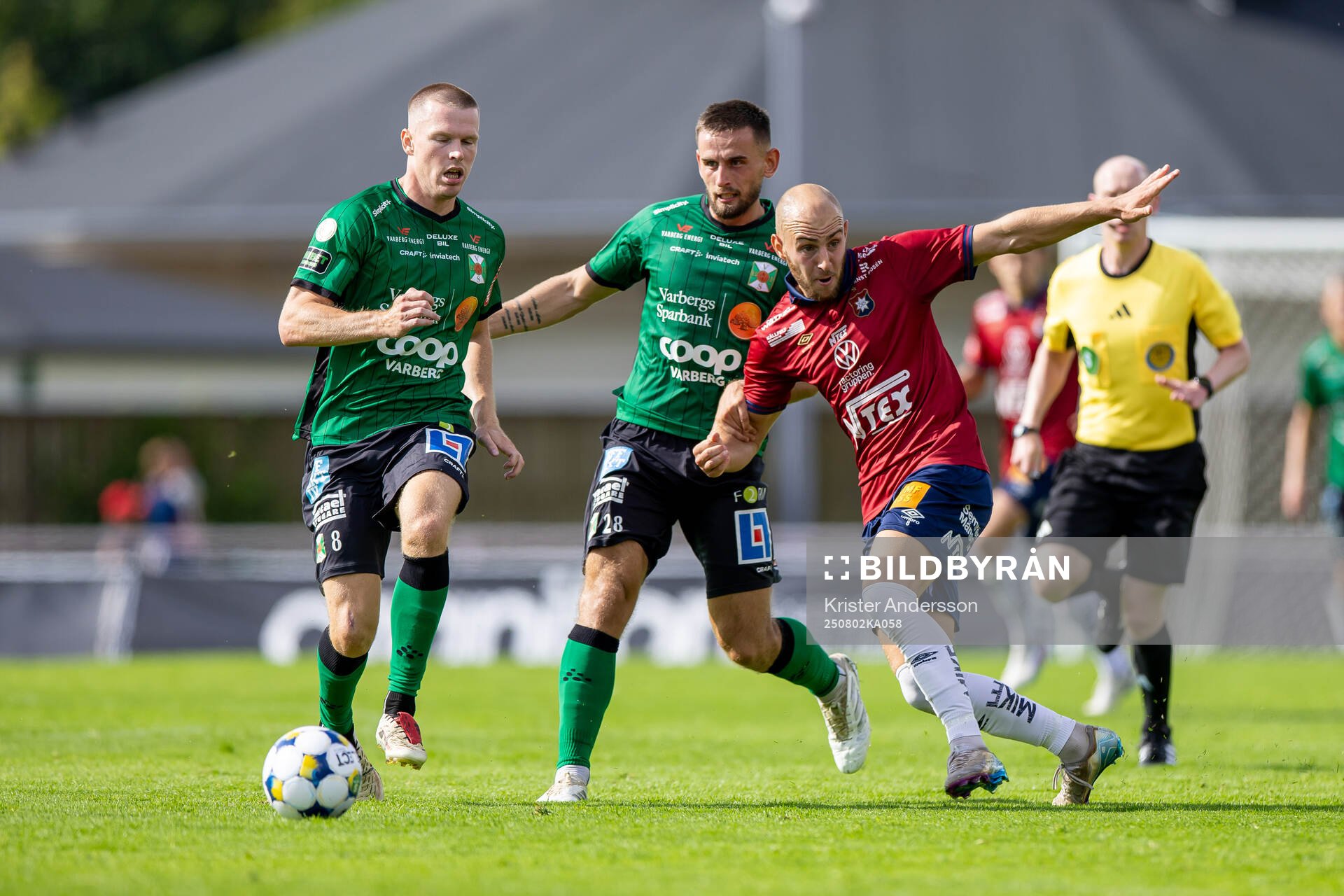Varbergs Anton Liljenbäck, Erion Sadiku och Örgrytes Amel