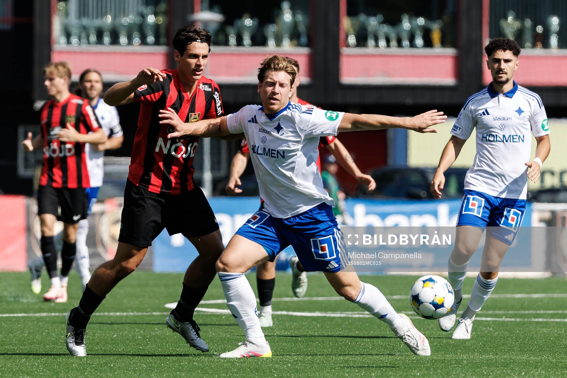 Brommapojkarnas Kevin Ackermann och IFK Norrköpings