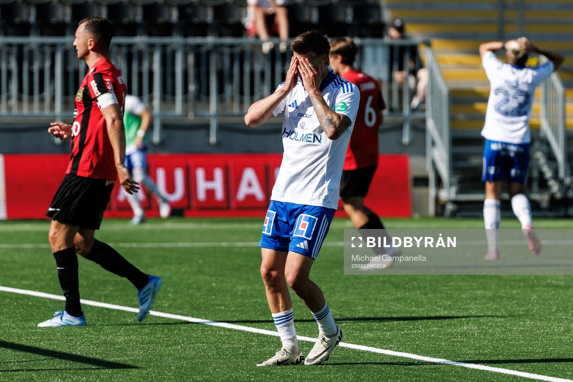 IFK Norrköpings Arnor Traustason deppar