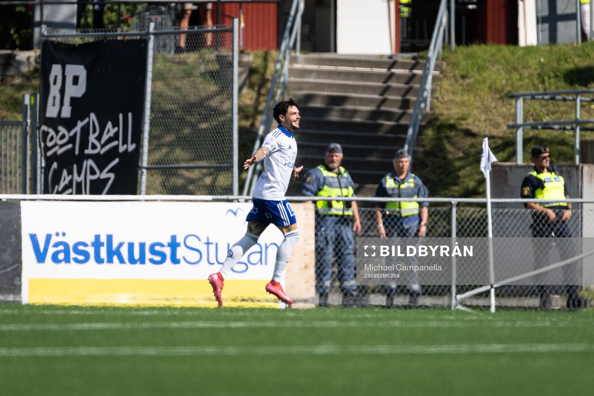 IFK Norrköpings David Moberg Karlsson jublar