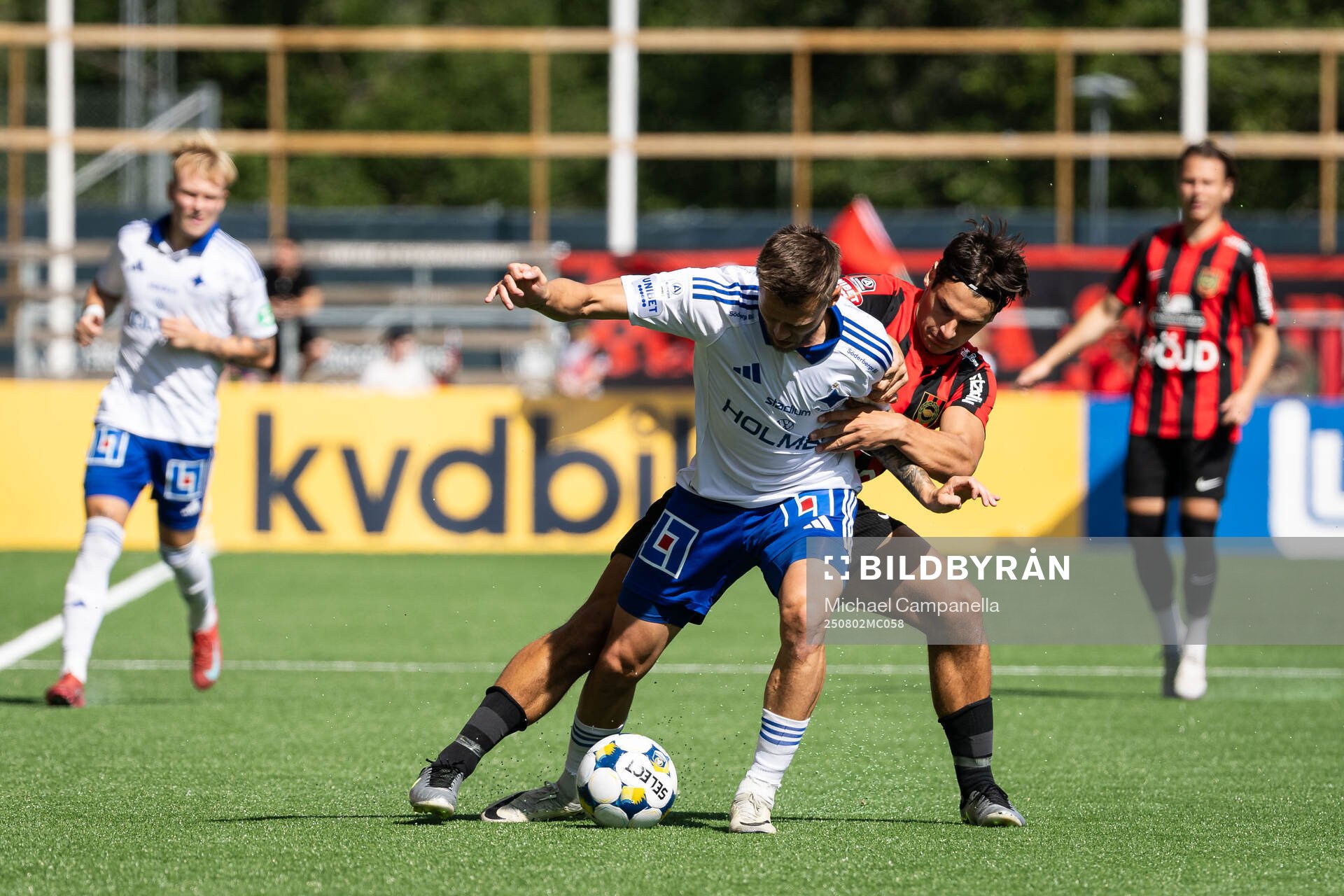 Brommapojkarnas Kevin Ackermann och IFK Norrköpings Arnor