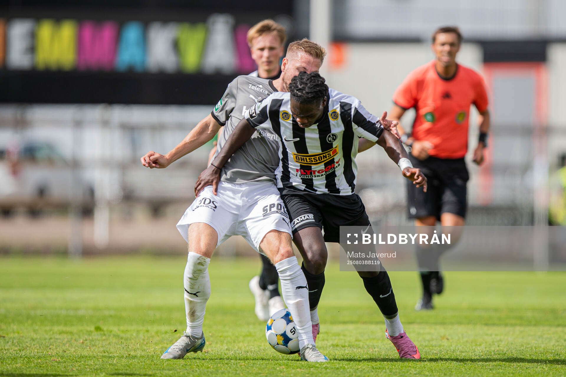 Västerås Jonathan Ring och Landskronas Xavier Odhiambo