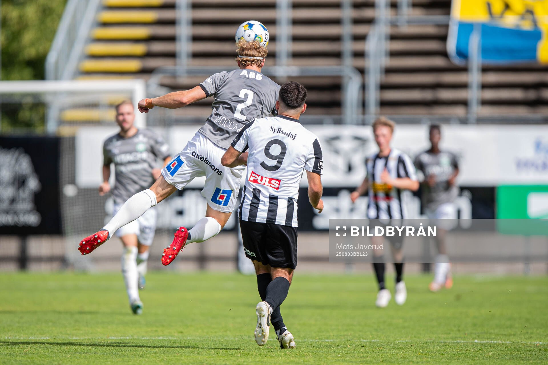 Västerås Herman Magnusson och Landskronas Edi Sylisufaj