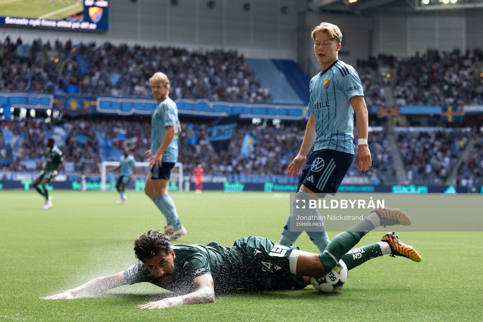 Halmstads Rami Kaib och Djurgårdens Theo Bergvall