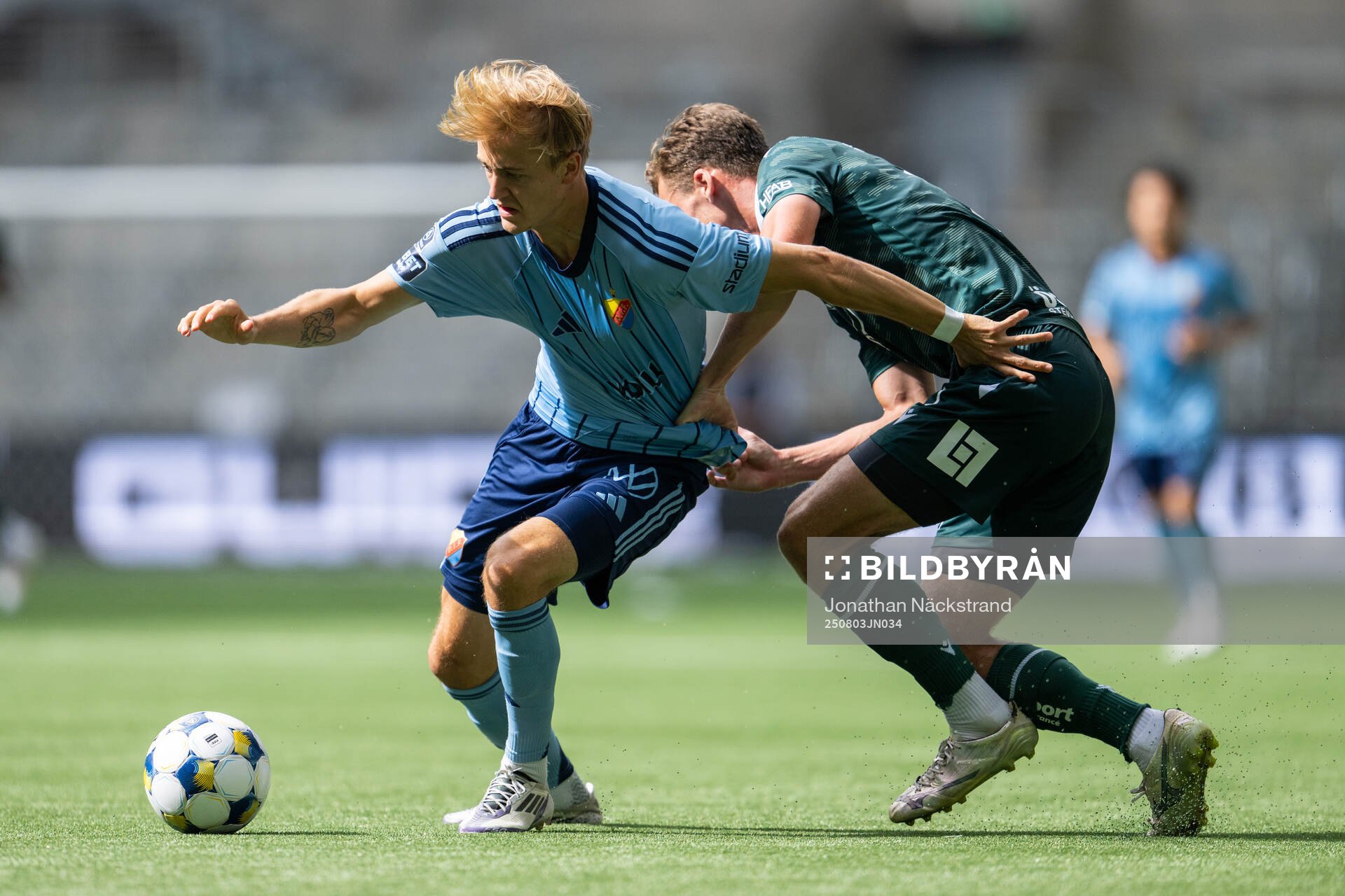 Djurgårdens Oskar Fallenius och Halmstads Joel Allansson