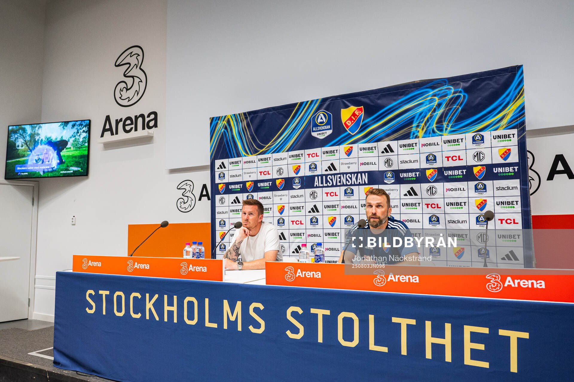 Halmstads tränare Johan Lindholm och Djurgårdens tränare