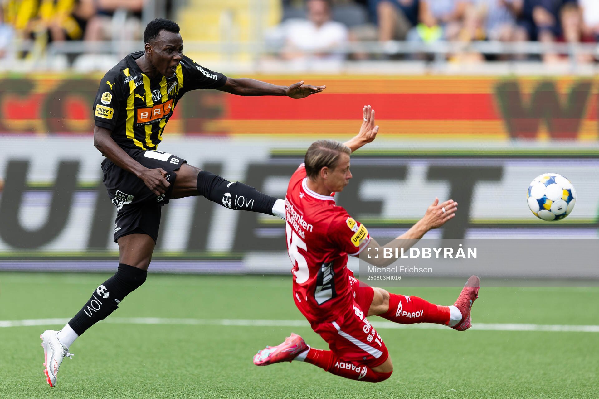 Häckens John Paul Dembe och Elfsborgs Simon Hedlund
