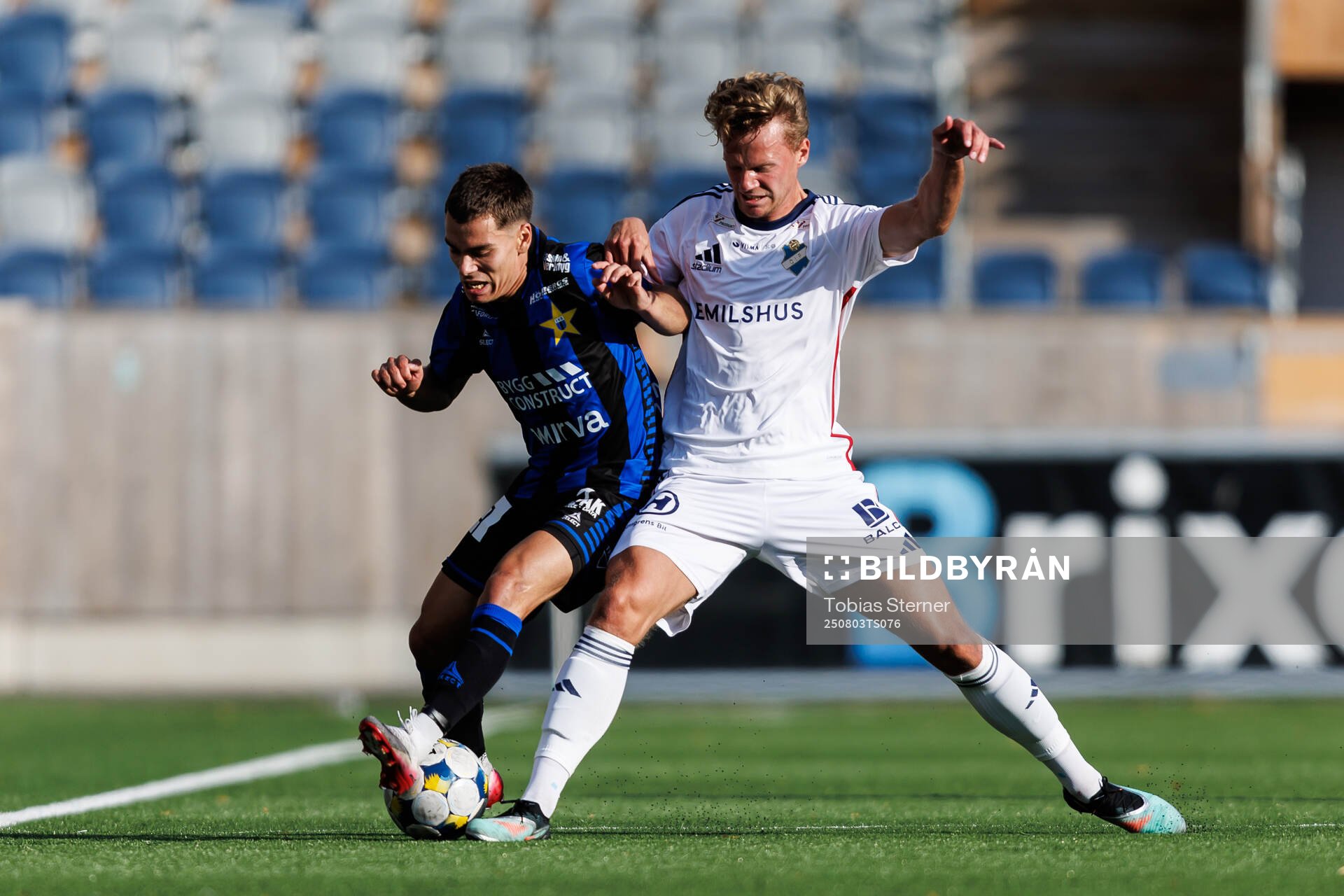 Sirius Joakim Persson och Östers Joel Voelkerling Persson