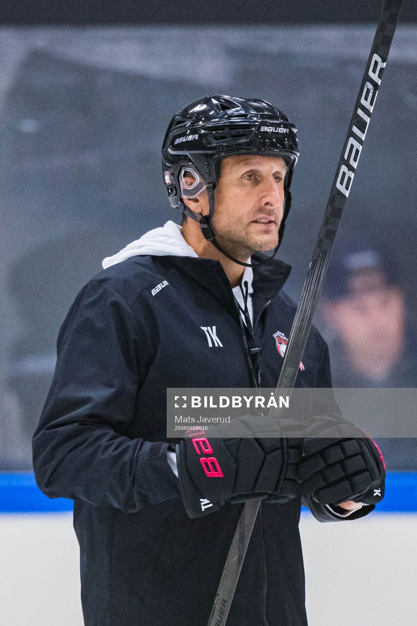 Tränaren Tomas Kollar första