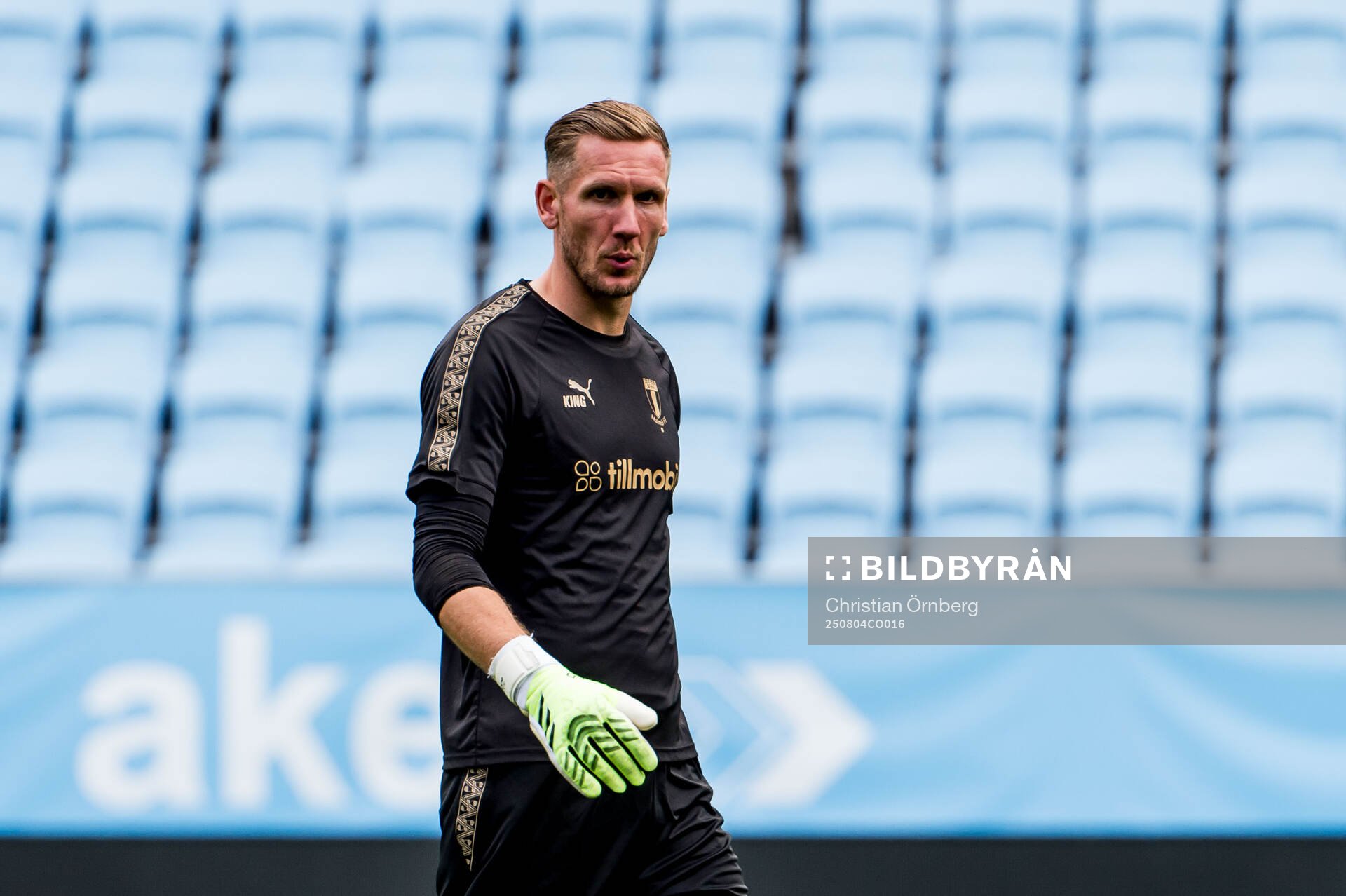 Goalkeeper Robin Olsen