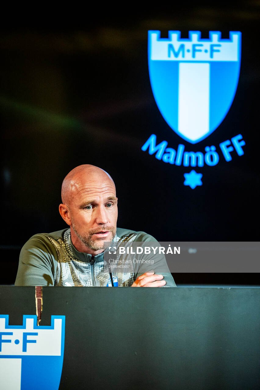Head coach Henrik Rydström