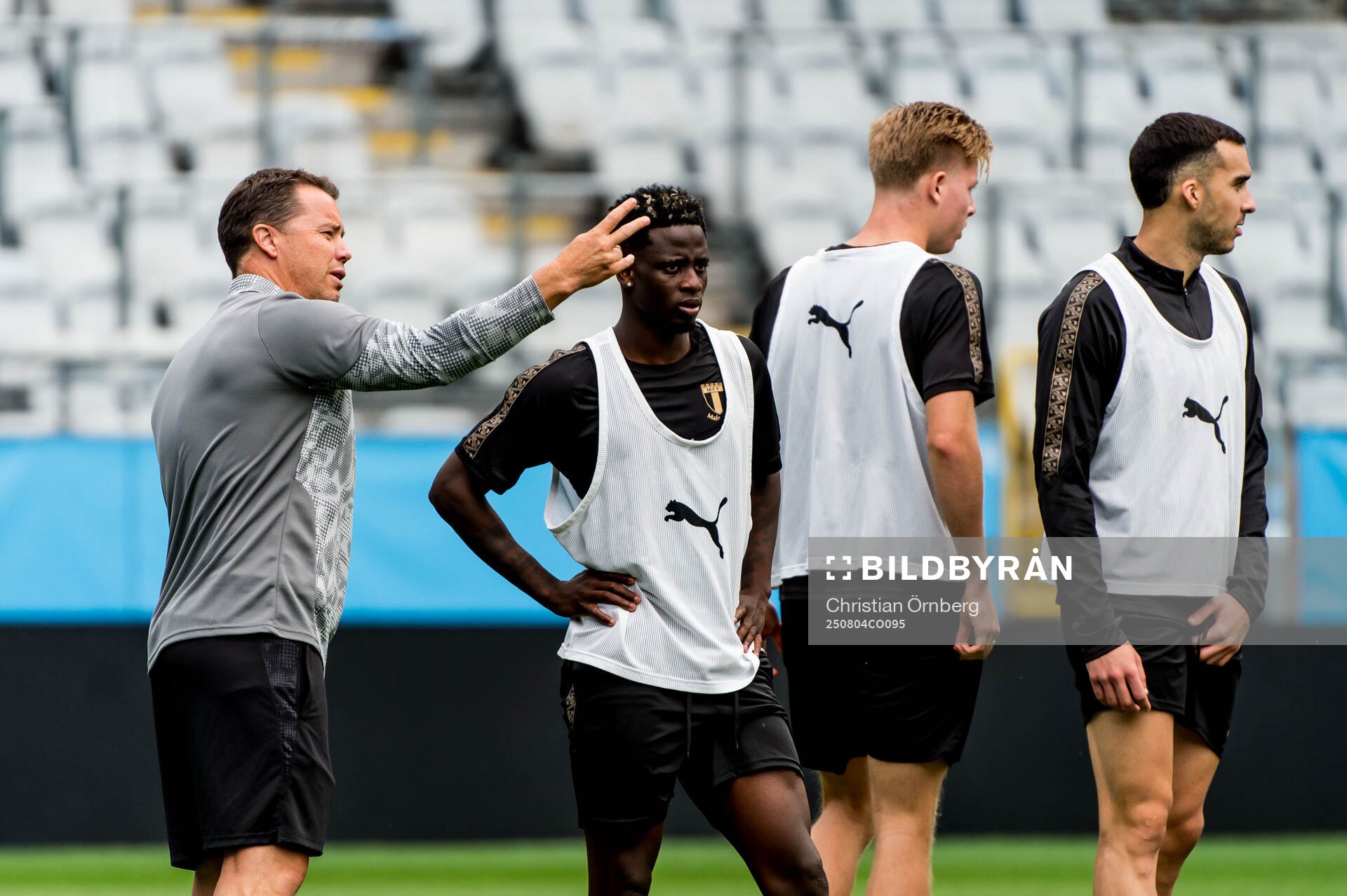 Sports director Daniel Andersson and Salifou Soumah