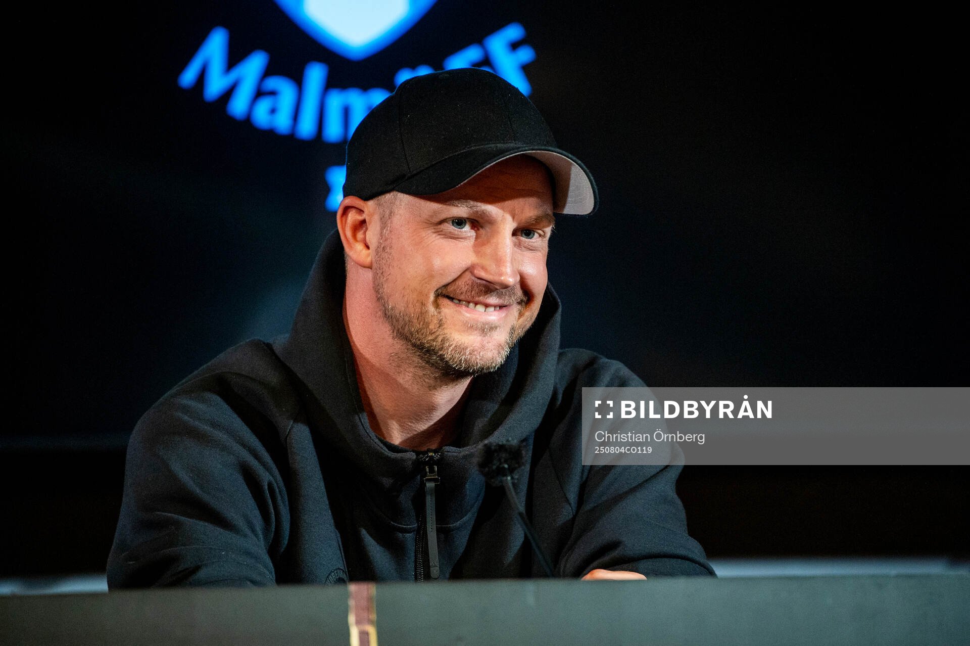 Head coach Jacob Neestrup