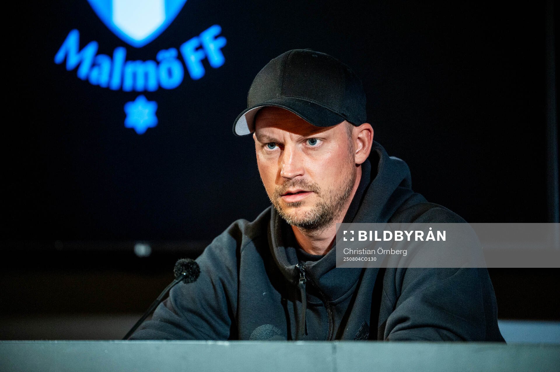 Head coach Jacob Neestrup
