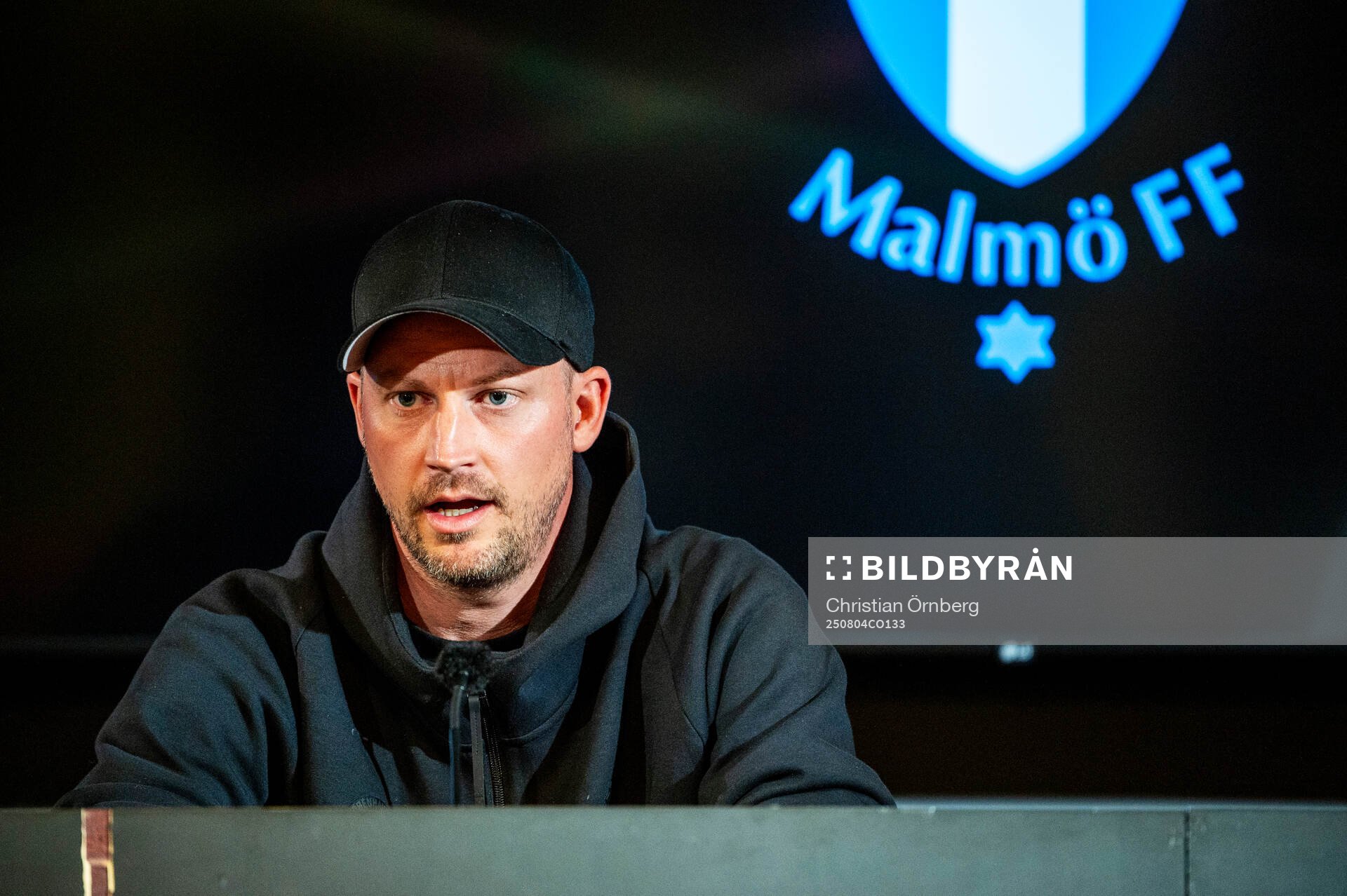 Head coach Jacob Neestrup