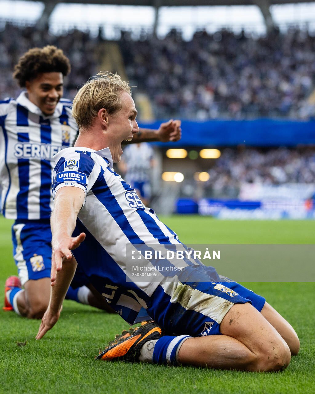 IFK Göteborgs Max Fenger jublar