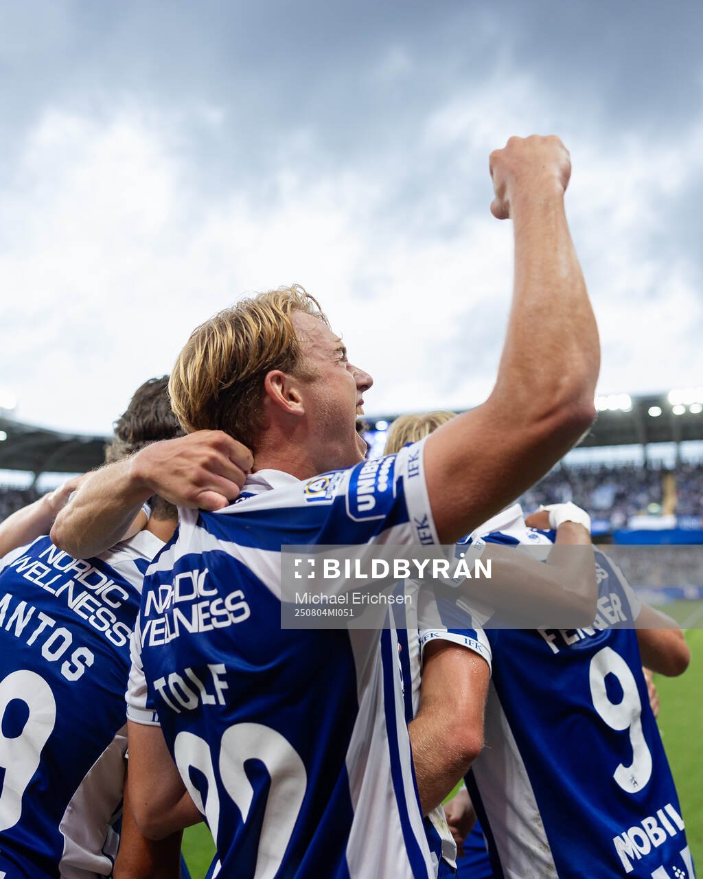 IFK Göteborgs Noah Tolf jublar ihop med Max Fenger