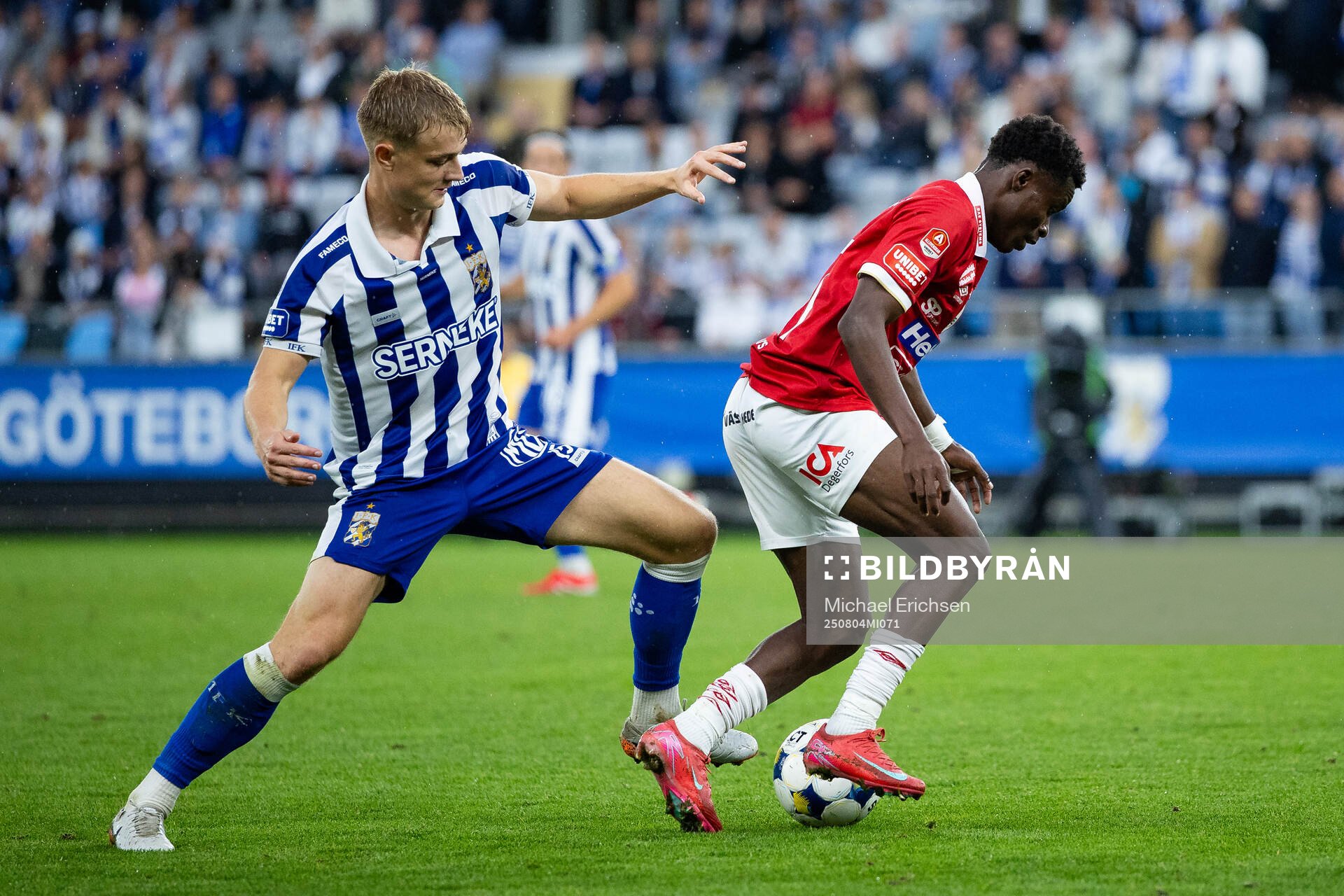 IFK Göteborgs David Kruse och Degerfors Ziyad Salifu