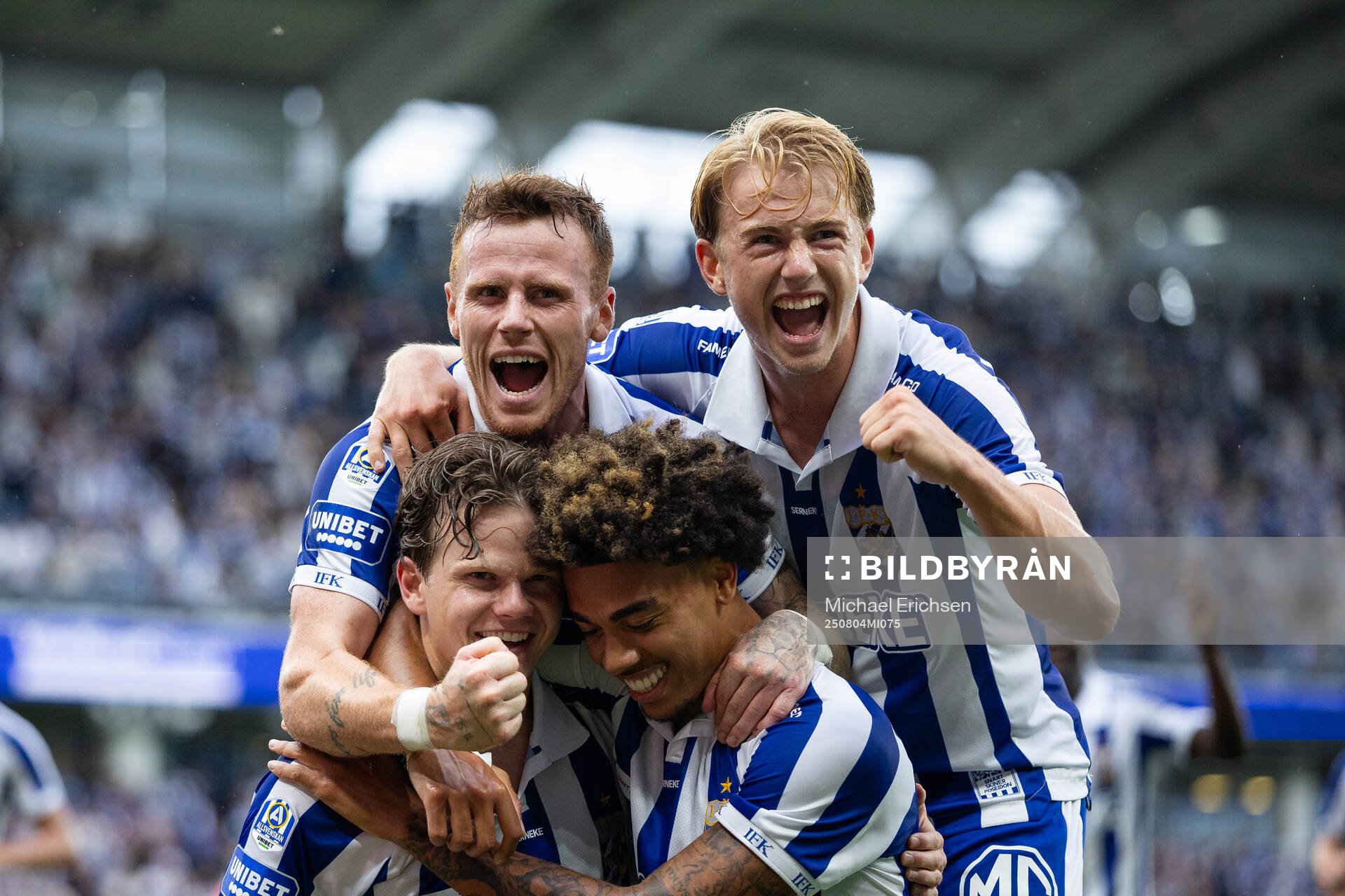 IFK Göteborgs Kolbeinn Thordarson jublar ihop med Tobias