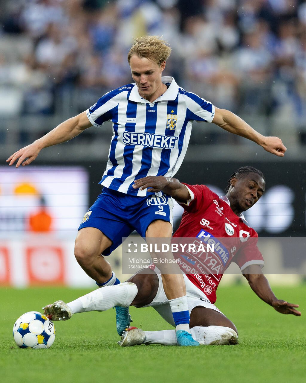 IFK Göteborgs Max Fenger och Degerfors Richie Omorowa