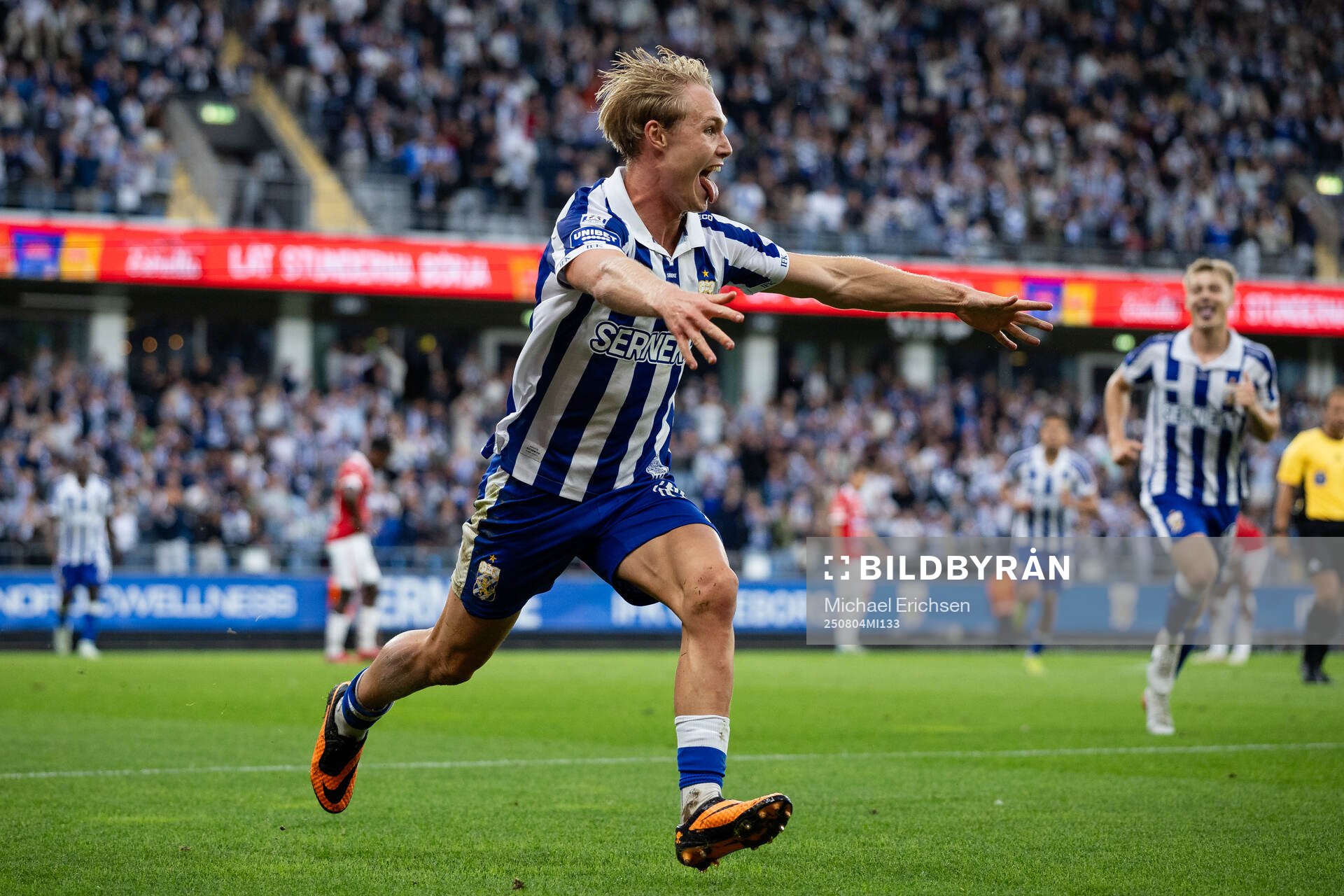 IFK Göteborgs Max Fenger jublar