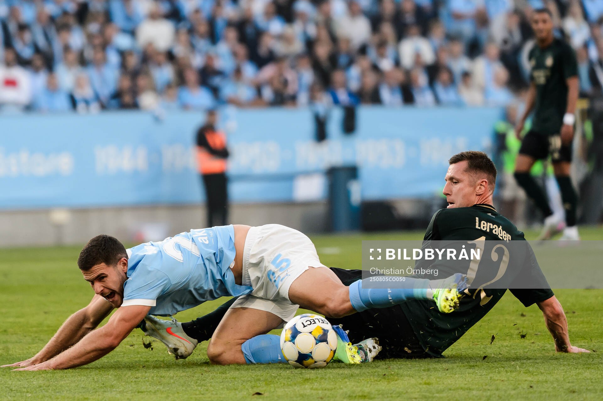 Gabriel Busanello of Malmö FF and Lukas Lerager of FC
