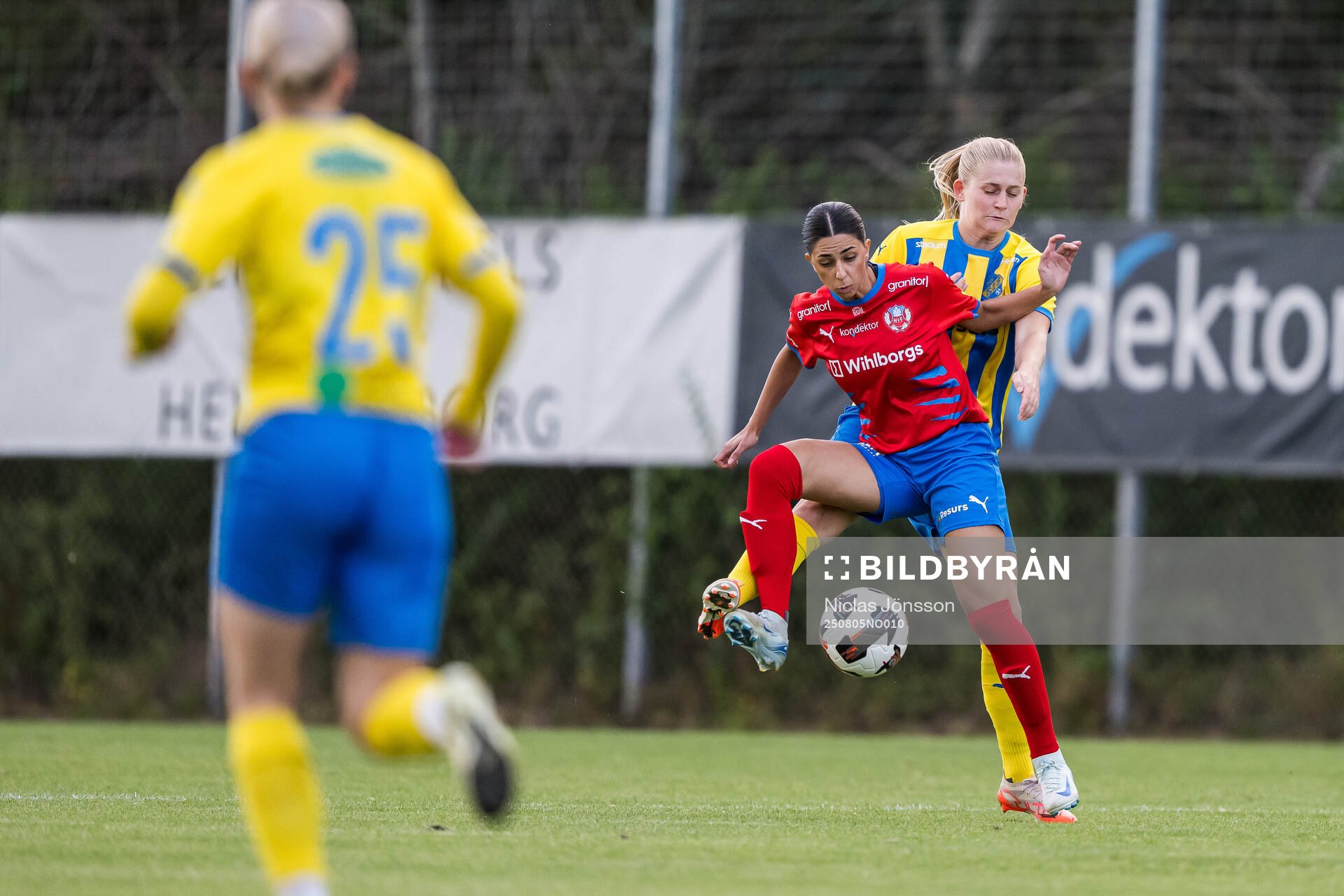 Helsingborgs Mona Chahrour och Eskilsminnes Elin Persson