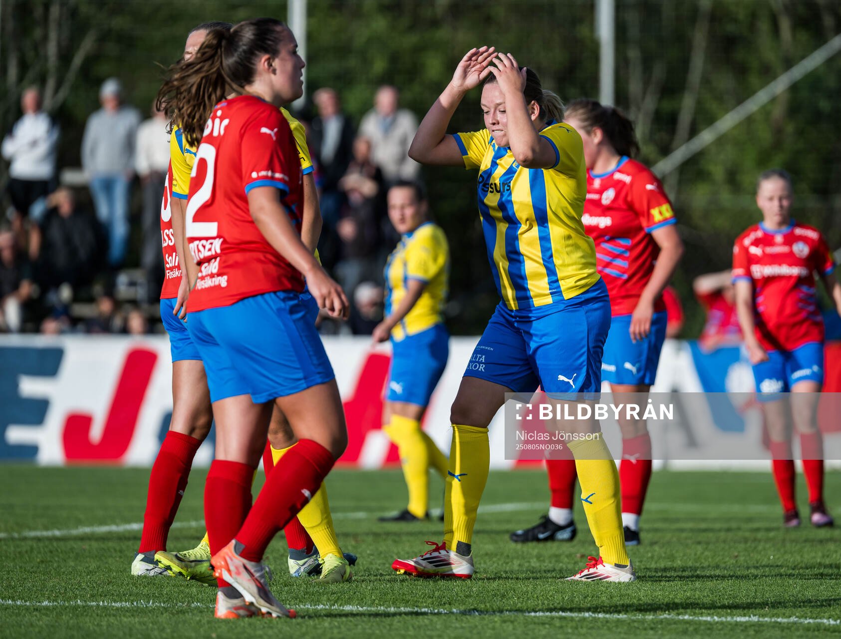 Eskilsminnes Nova Karlsson reagerar