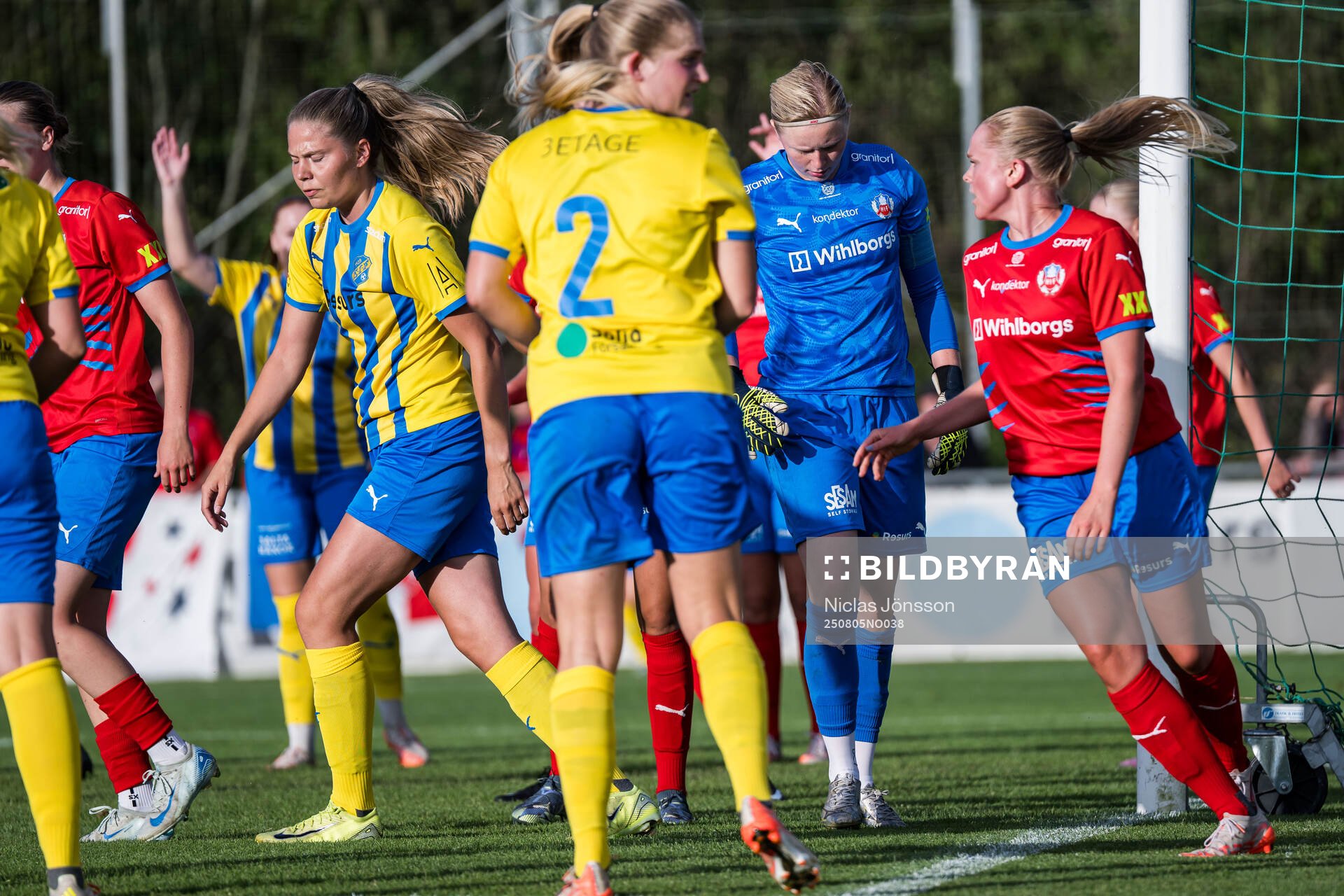 Helsingborgs målvakt Hannah Tegestål deppar