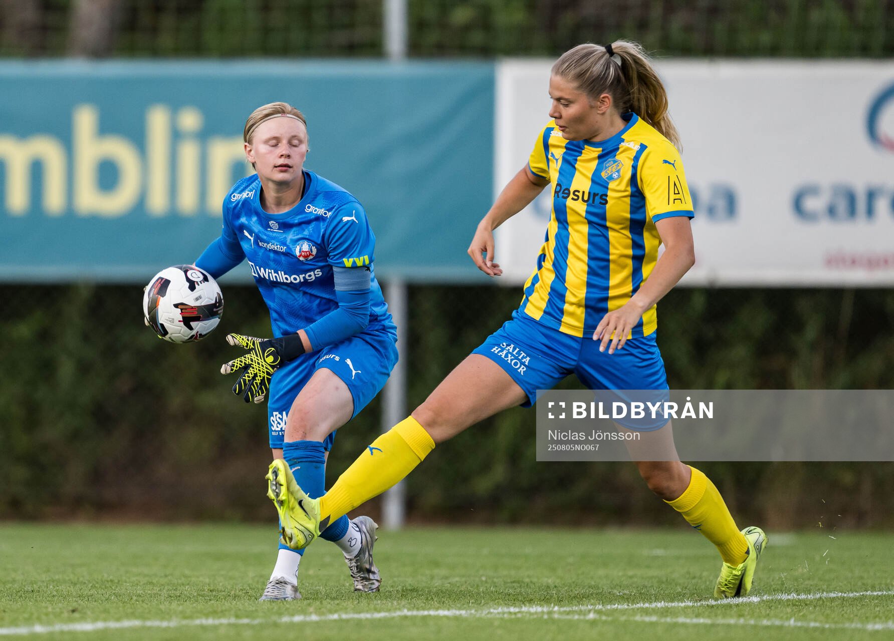 Helsingborgs målvakt Hannah Tegestål och Eskilsminnes
