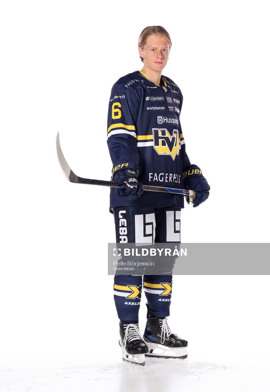 HV71s Karl Annborn