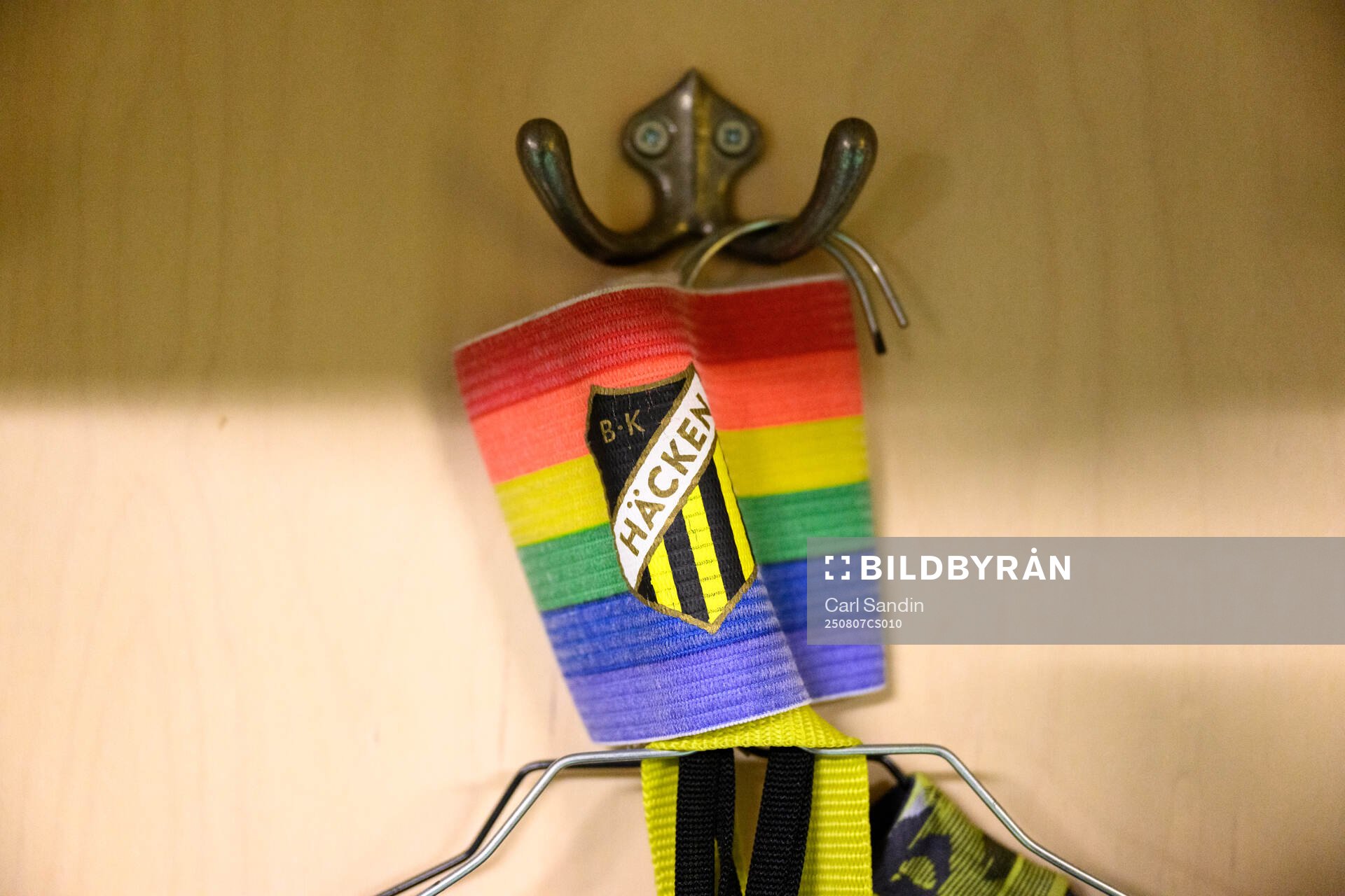 Captain’s armband
