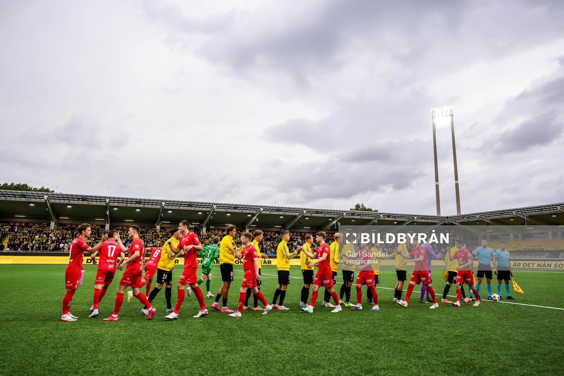 Players of Brann and of Häcken