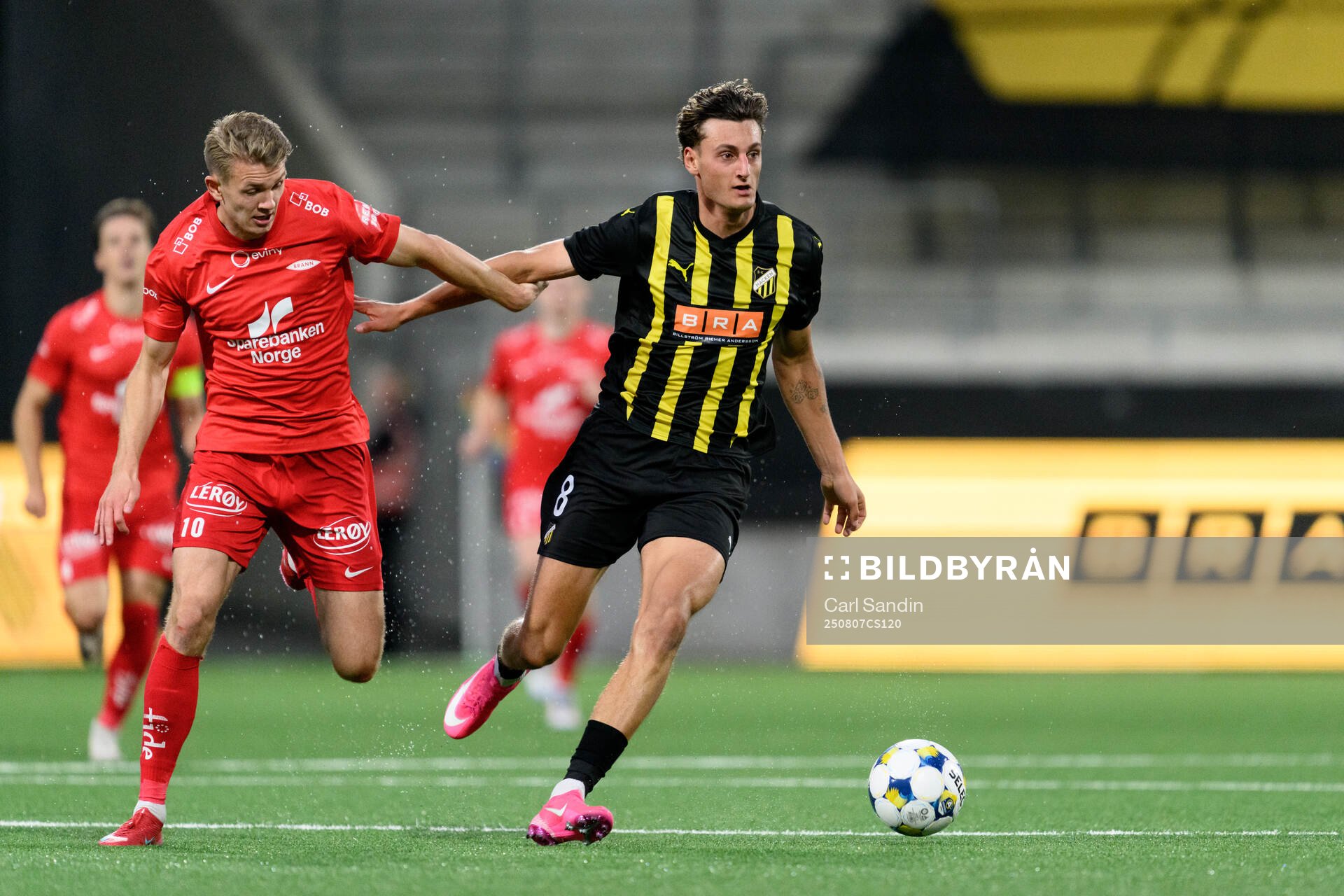 Emil Kornvig of Brann and Silas Andersen of Häcken