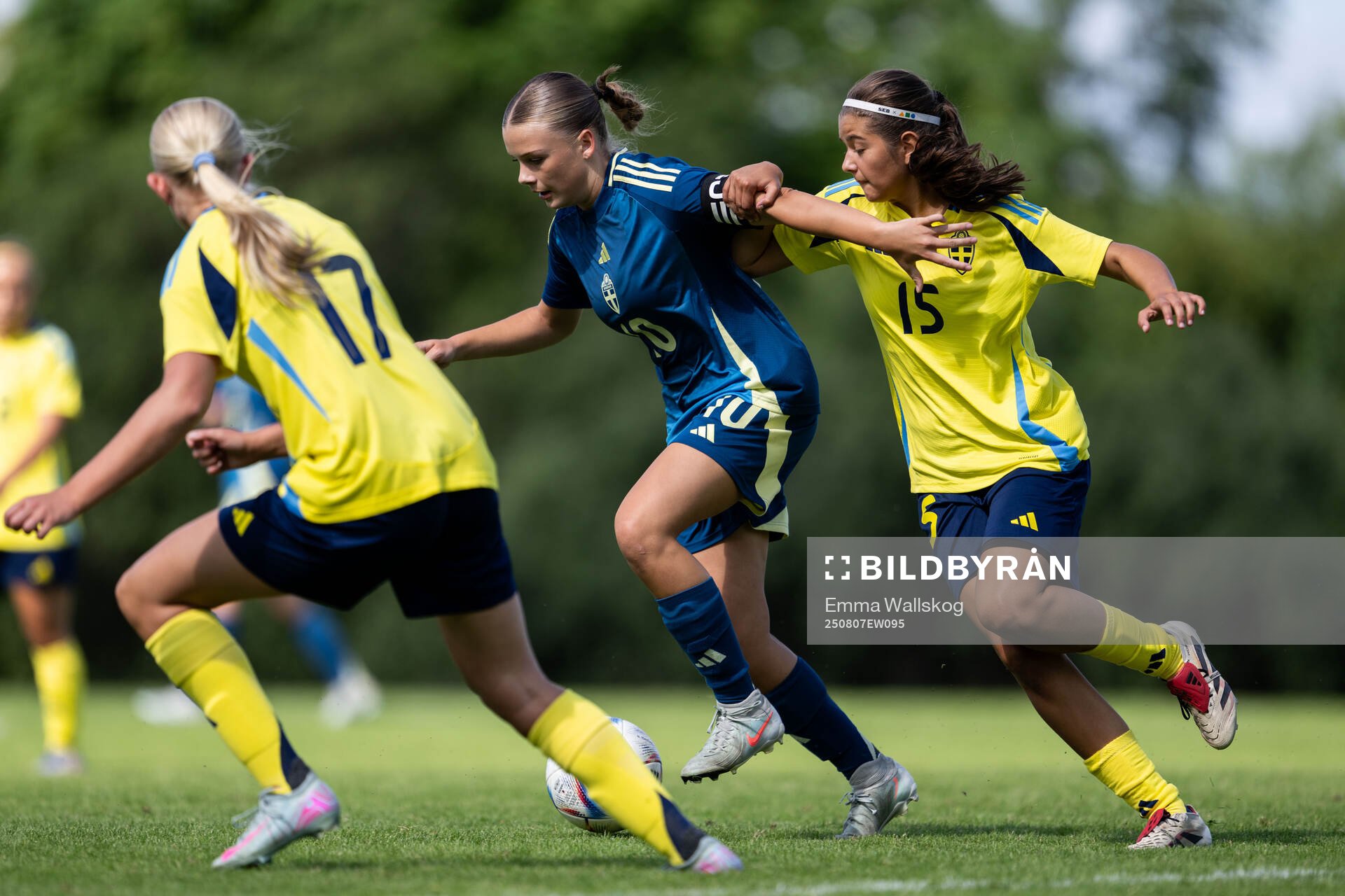 Lily Berglund och Tilde Bari