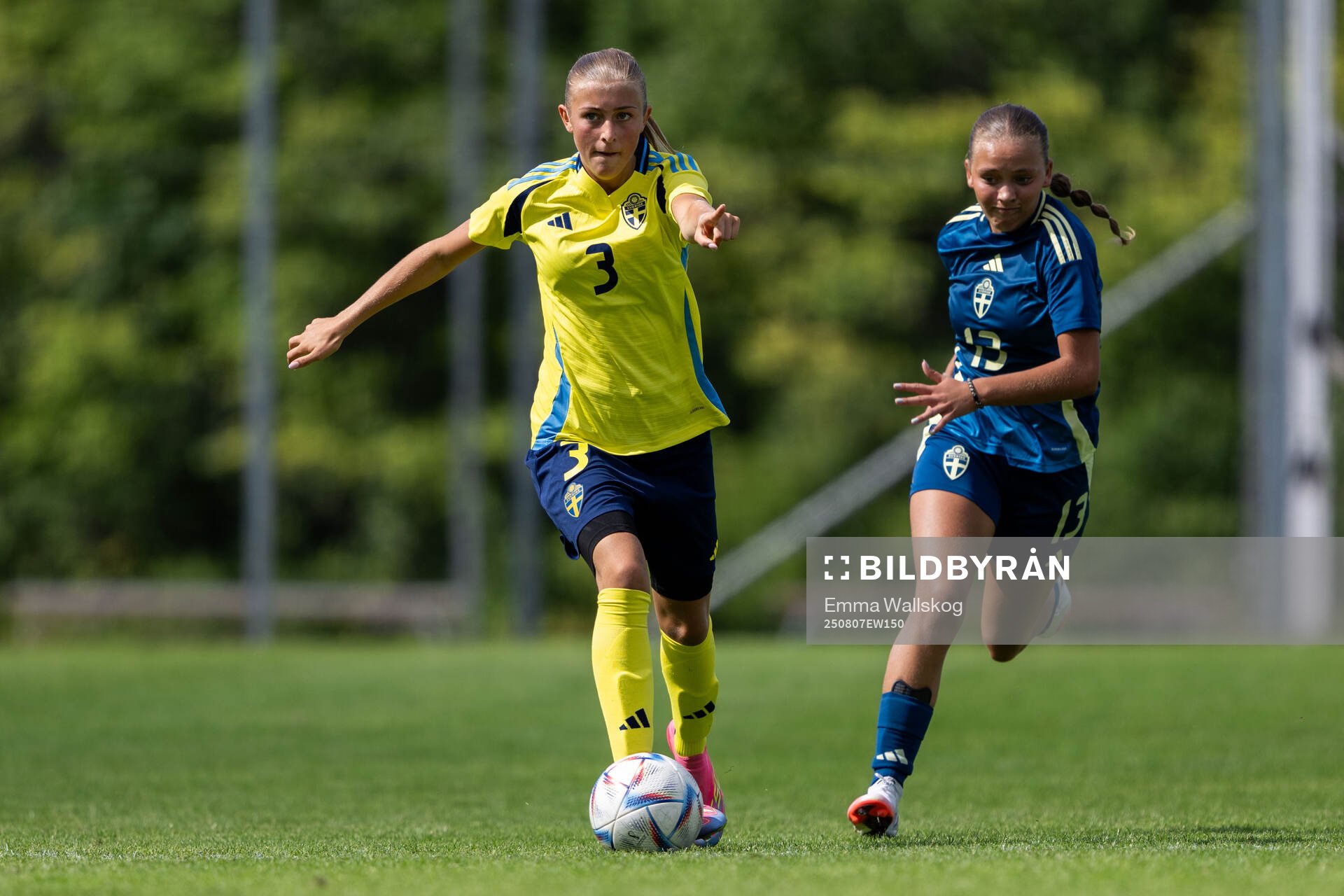 Moa Dunegård och Tyra Strindholm