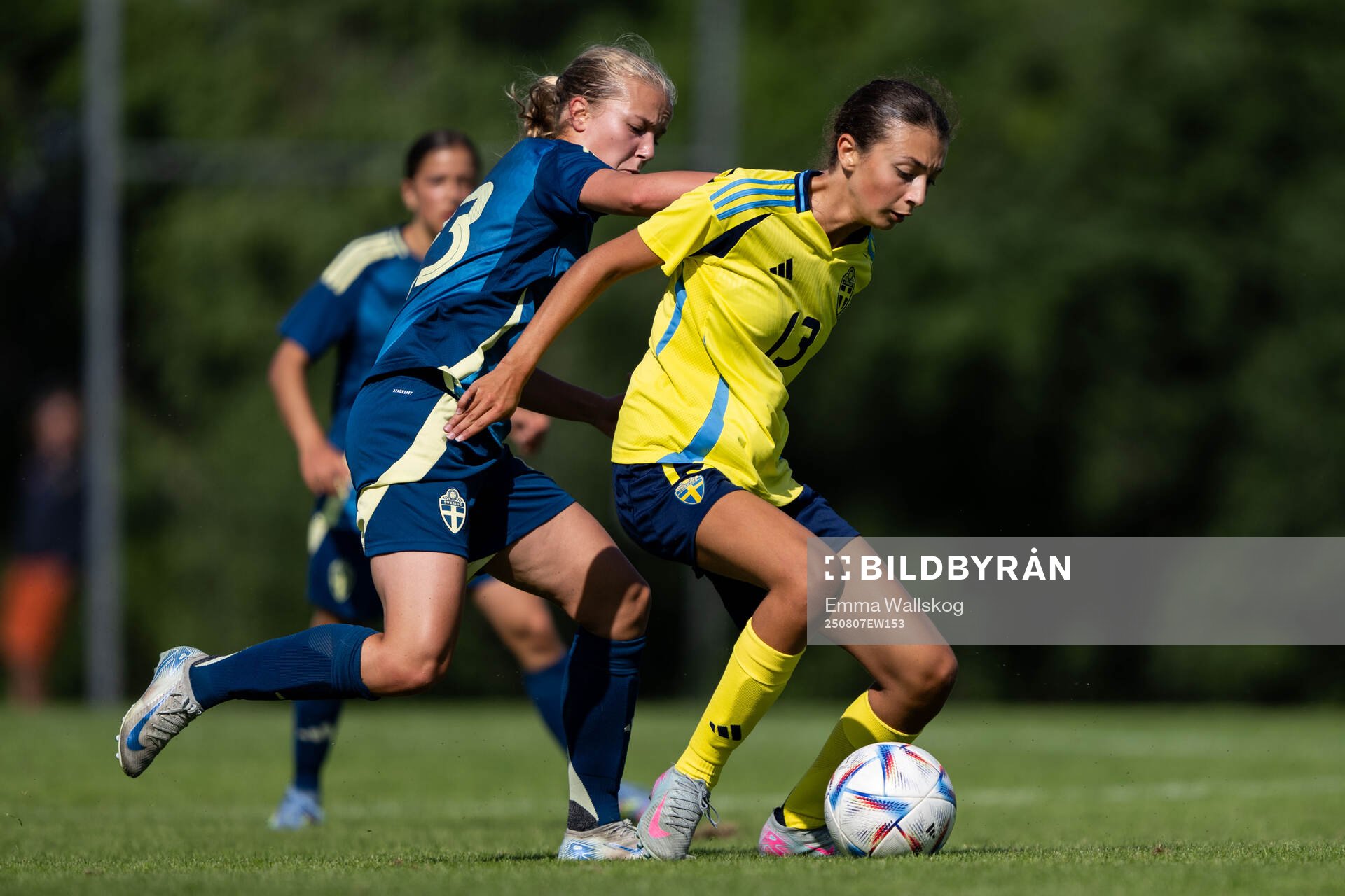 Maja Jernström och Alba Fararos