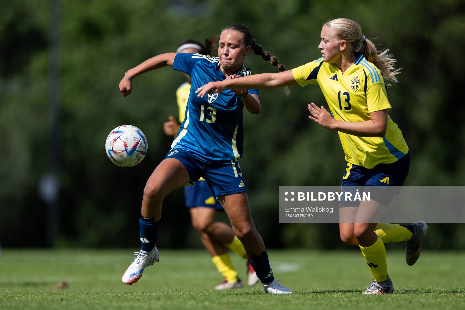Tyra Strindholm och Elin Brugge