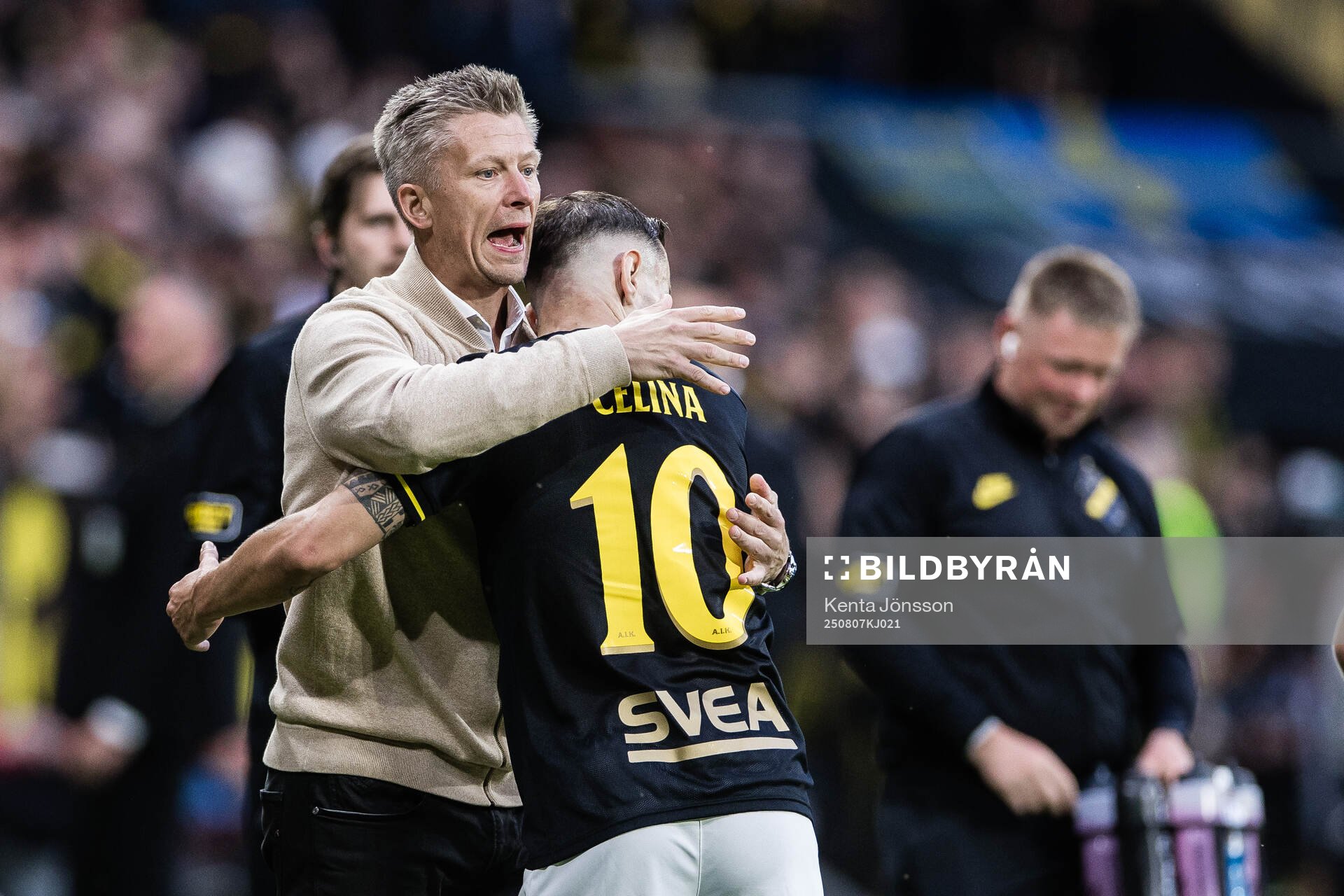Coach Mikkjal Thomassen and Bersant Celina celebrates