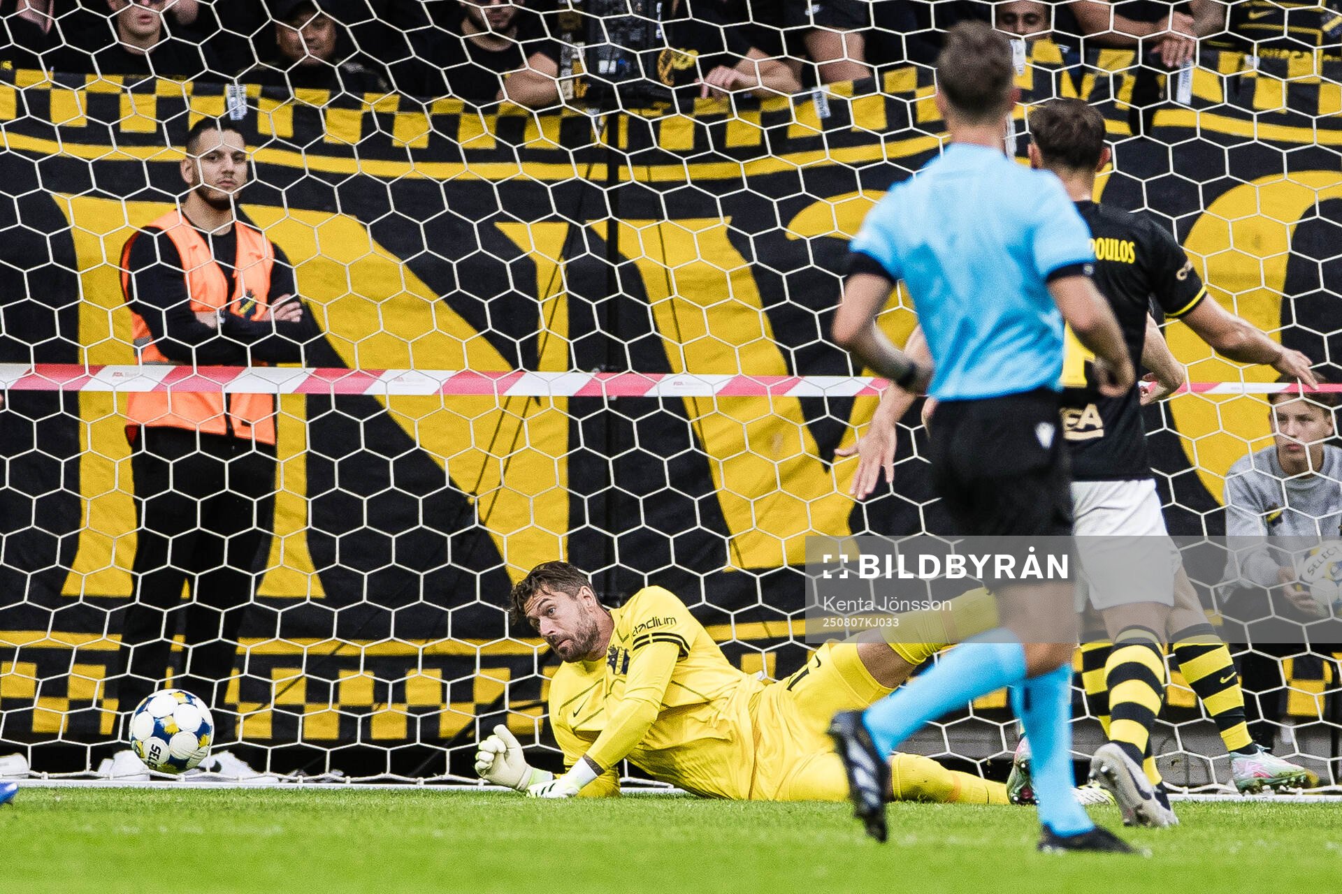 Goalkeeper Kristoffer Nordfeldt of AIK