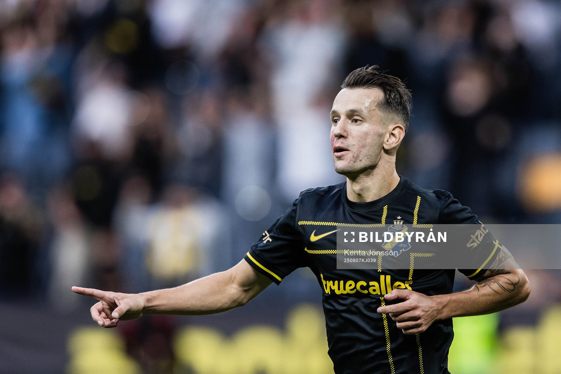 Bersant Celina of AIK celebrates