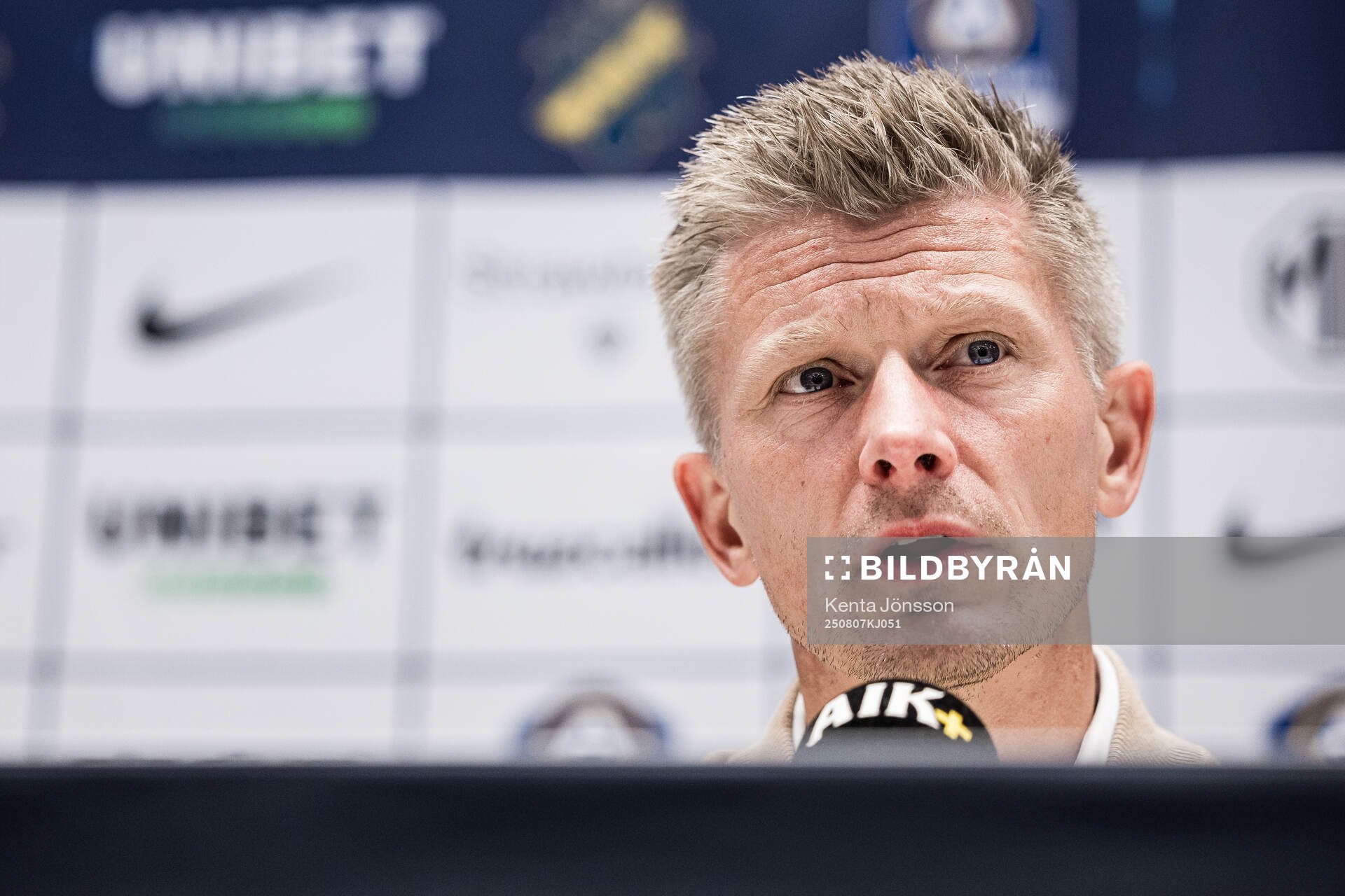 Coach Mikkjal Thomassen of AIK