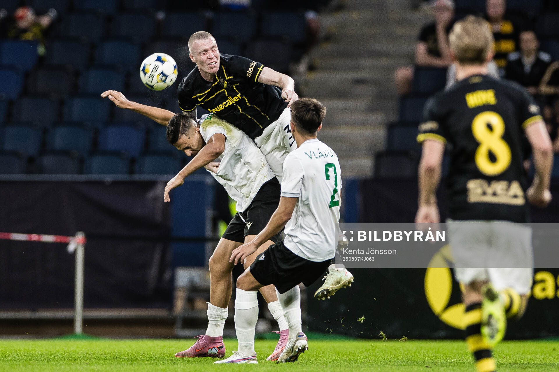 Thomas Poppler Isherwood of AIK and Nadhir Benbouali of