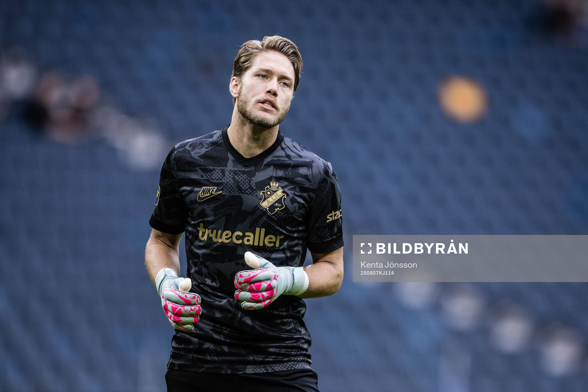 Goalkeeper Kalle Joelsson