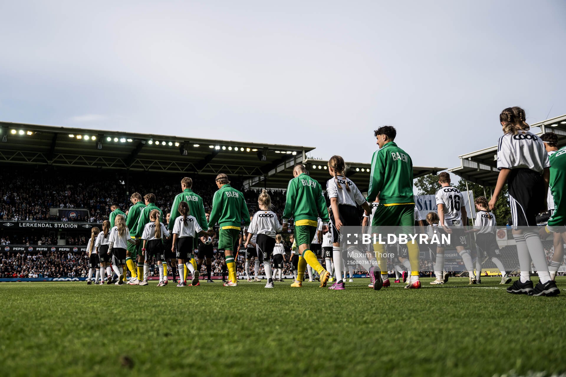 Players of Hammarby and of Rosenborg