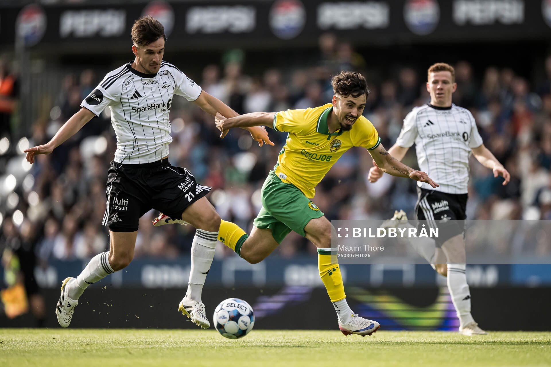 Thomas Nemcik of Rosenborg and Sebastian Tounekti of
