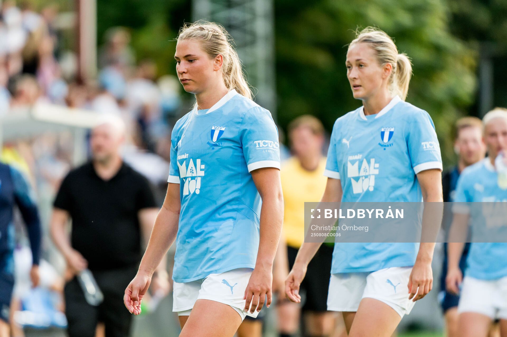 Malmö FFs Ellen Löfqvist och Sanna Kullberg deppar