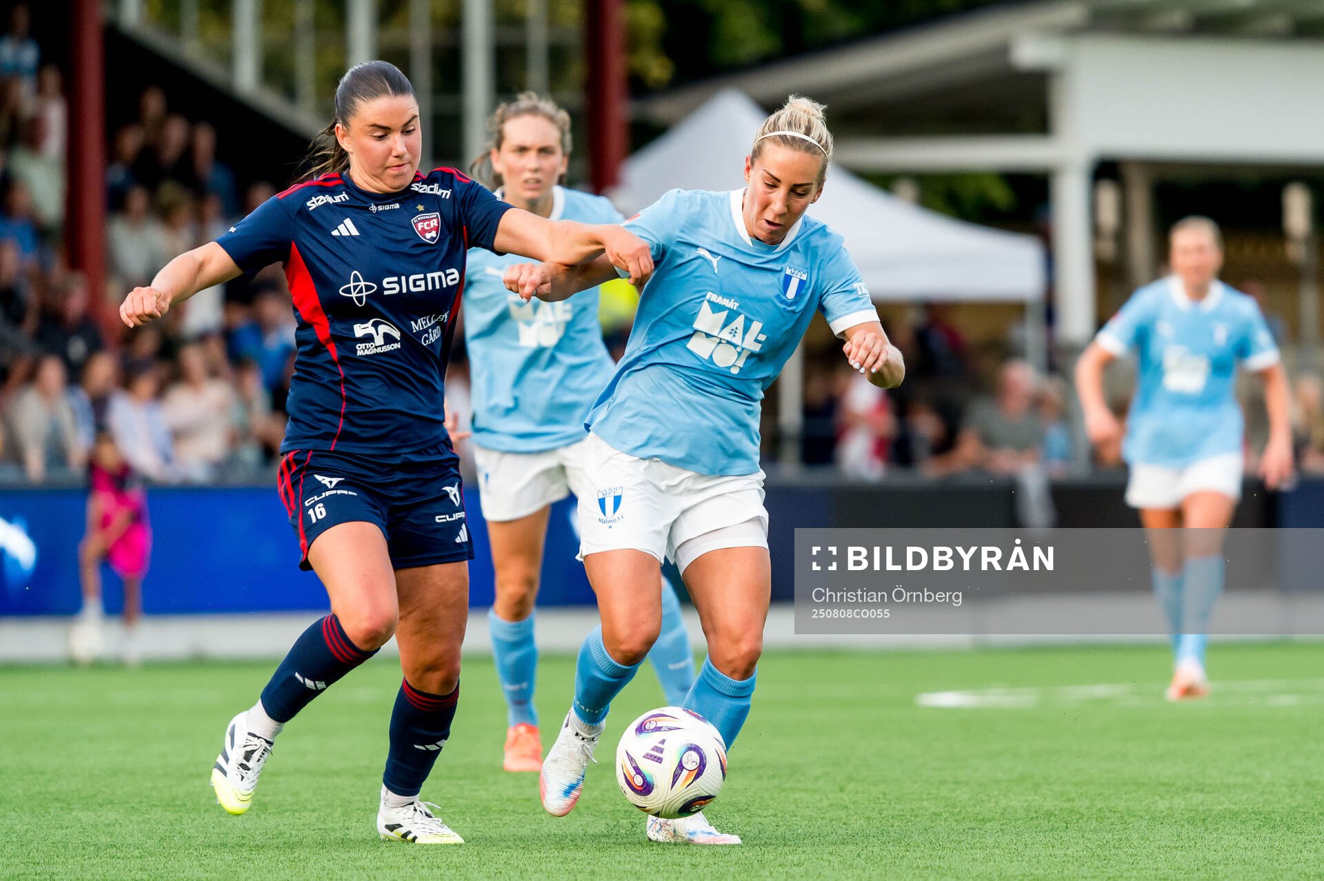 Rosengårds Emilia Pelgander och Malmö FFs Mia Persson